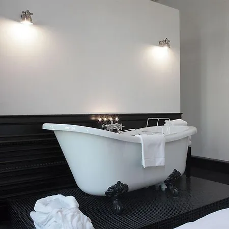 The Black 3* Anvers
